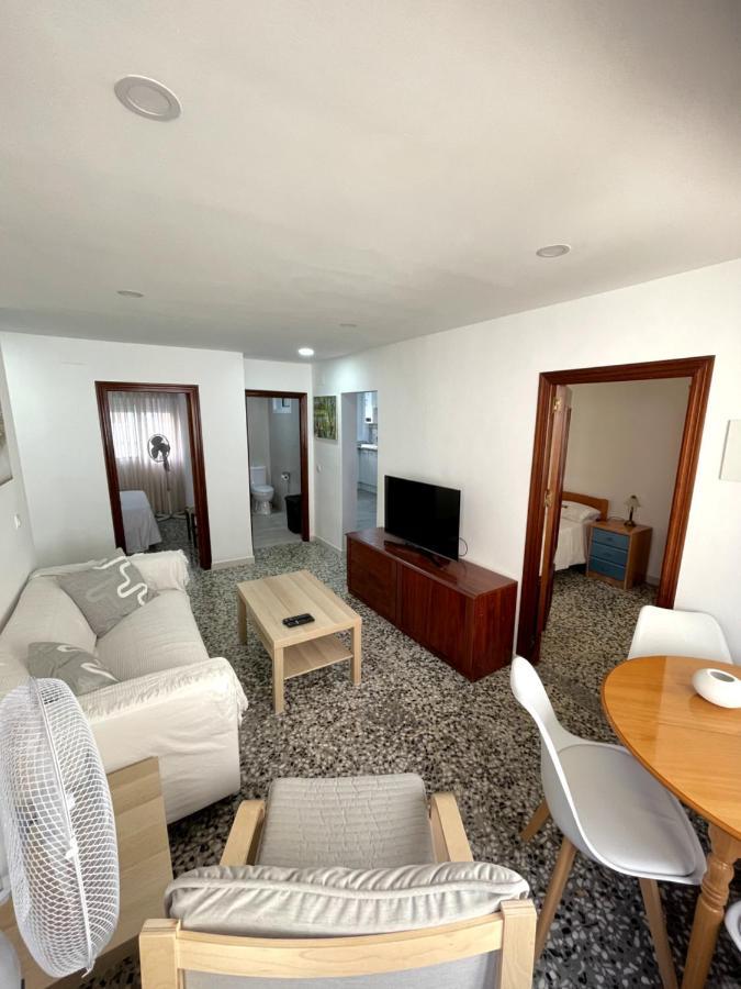 Family Home By Cadiz Time Luaran gambar